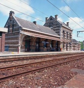 Jemeppe-sur-Sambre - SNCB K02089L (4).jpg